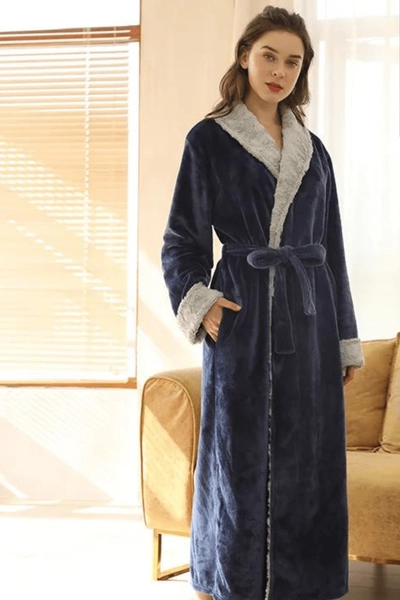 Chic Women's Bathrobe